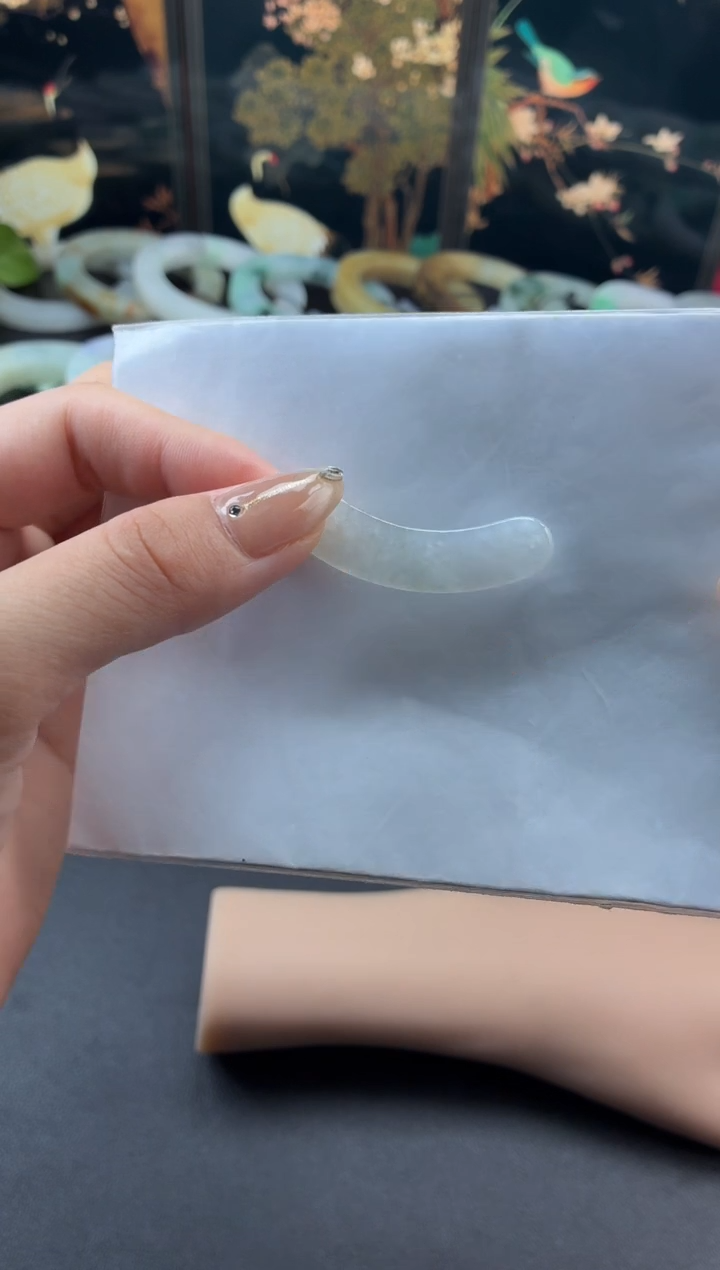 翡翠未镶嵌颈饰玉璜