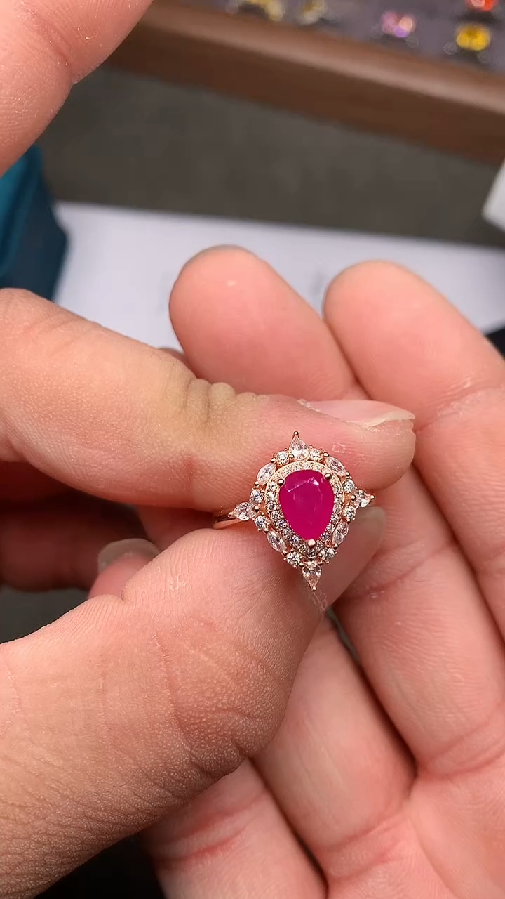 【闪购商品】红宝石戒指银S925镶嵌........