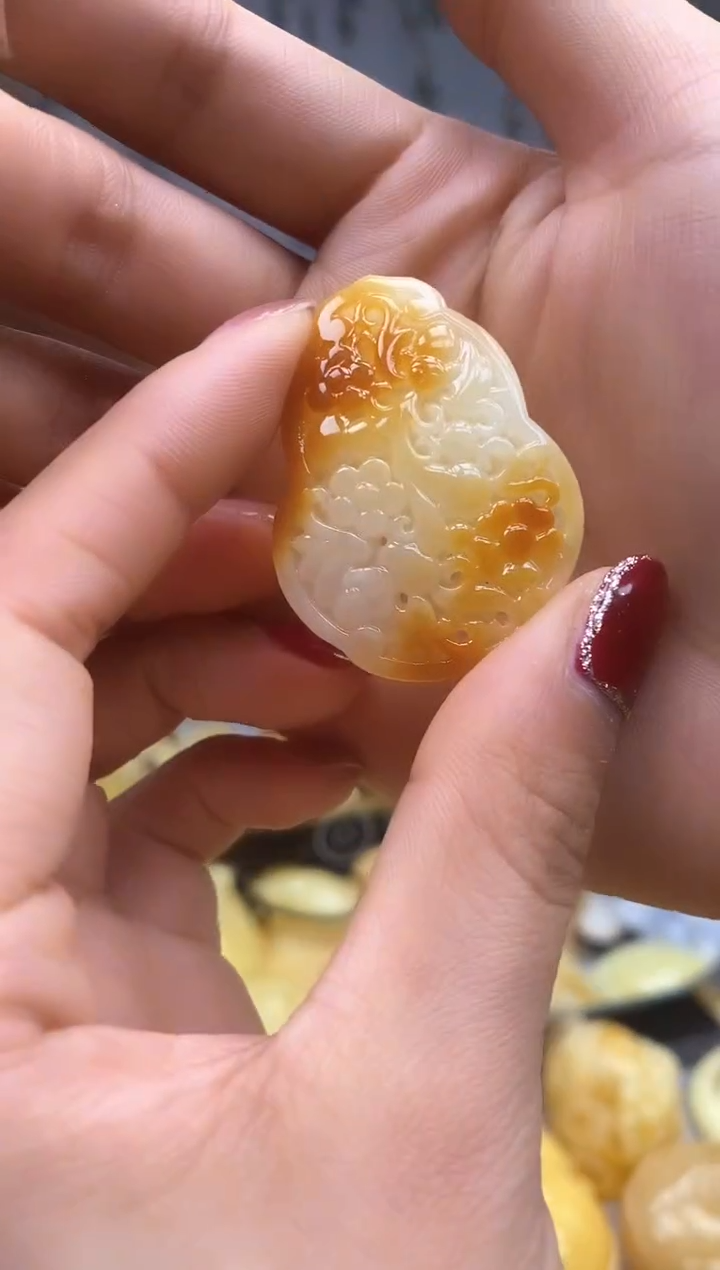 【闪购商品】琥珀裸石未镶嵌挂坠