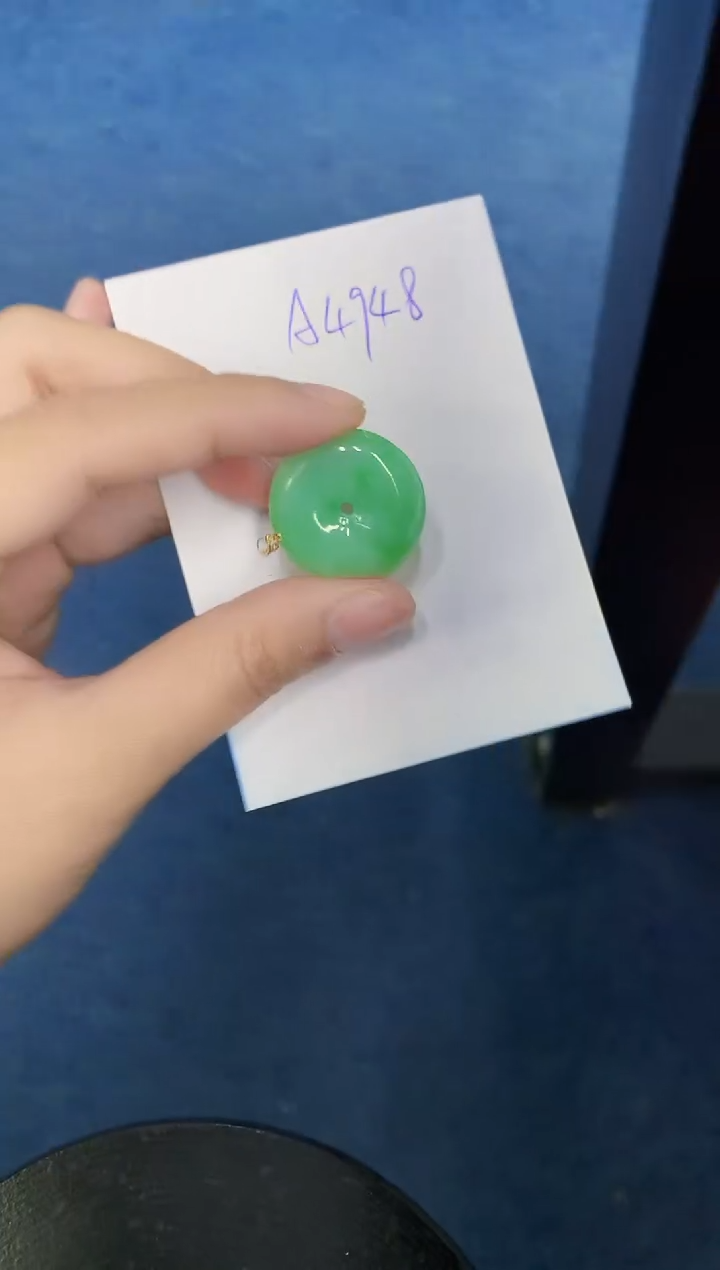 翡翠18K金镶嵌颈饰000000000
