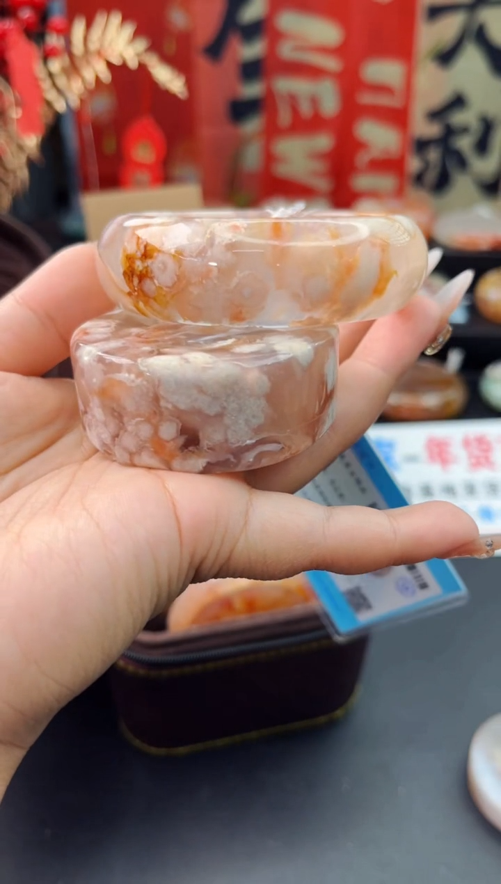 【闪购商品】石英质玉手镯未镶嵌赠送镯心（59圈口）