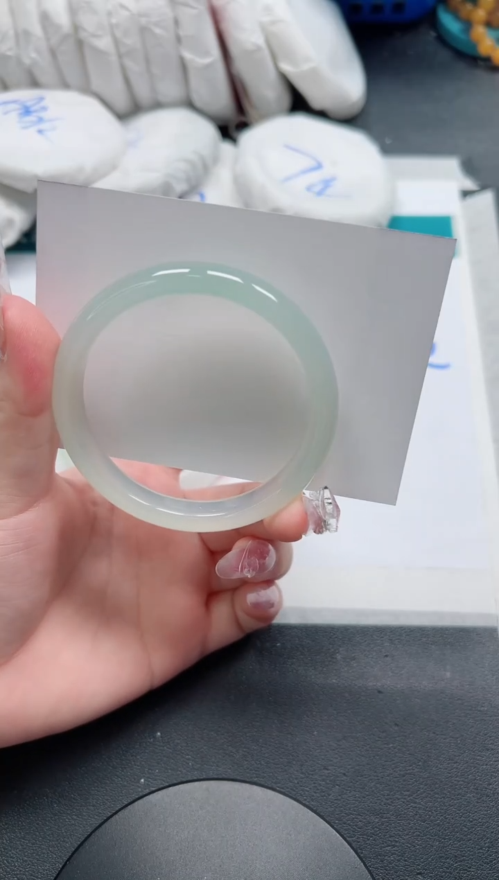 未镶嵌手镯石英质玉133-56.8