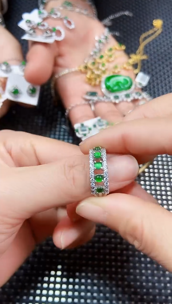 【闪购商品】翡翠戒指未镶嵌111111111