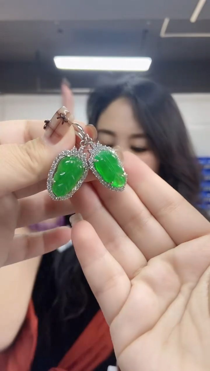 【闪购商品】翡翠耳饰未镶嵌多样性发其一颜色微差