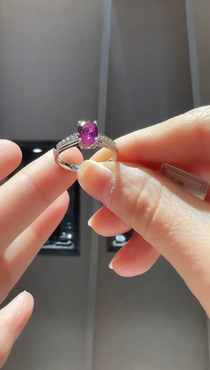 【闪购商品】彩色蓝宝石戒指18K金镶嵌83】主石1.28ct