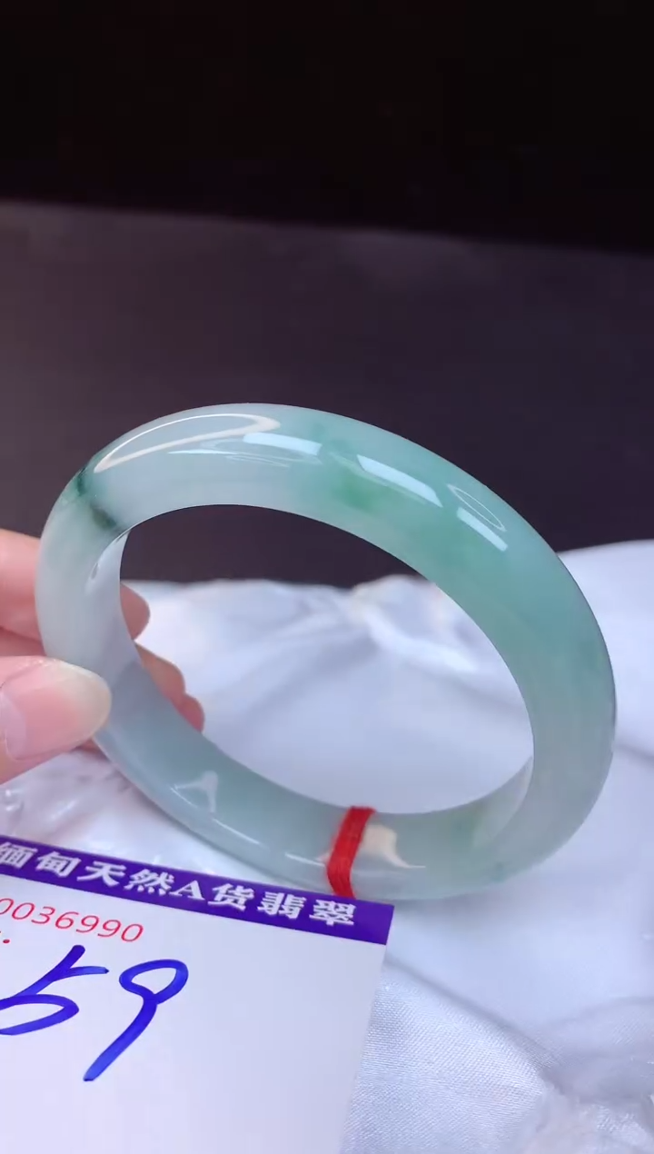 【闪购商品】翡翠手镯未镶嵌59+             