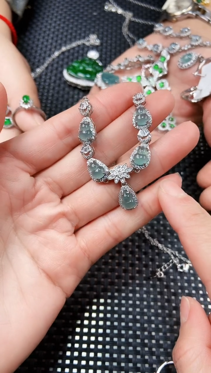 【闪购商品】翡翠颈饰未镶嵌111111111