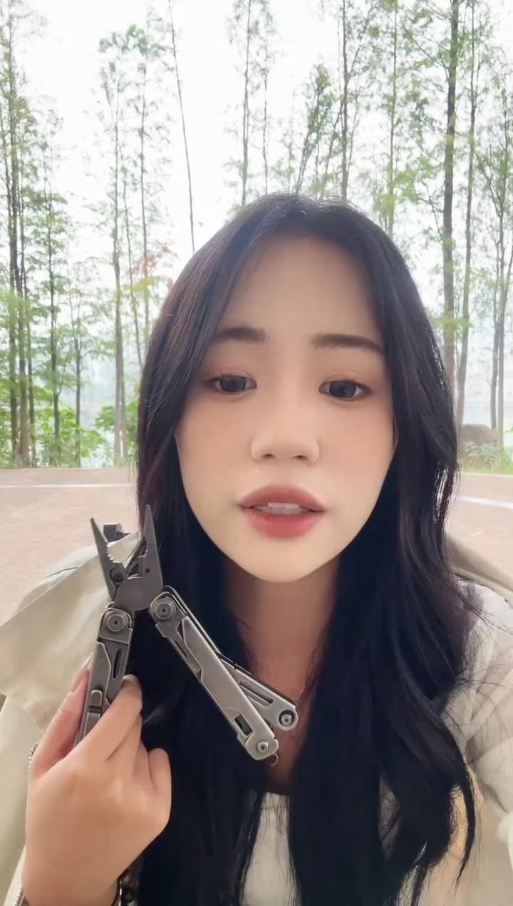 1号鹰戈多功能钳送k鞘+赠品！