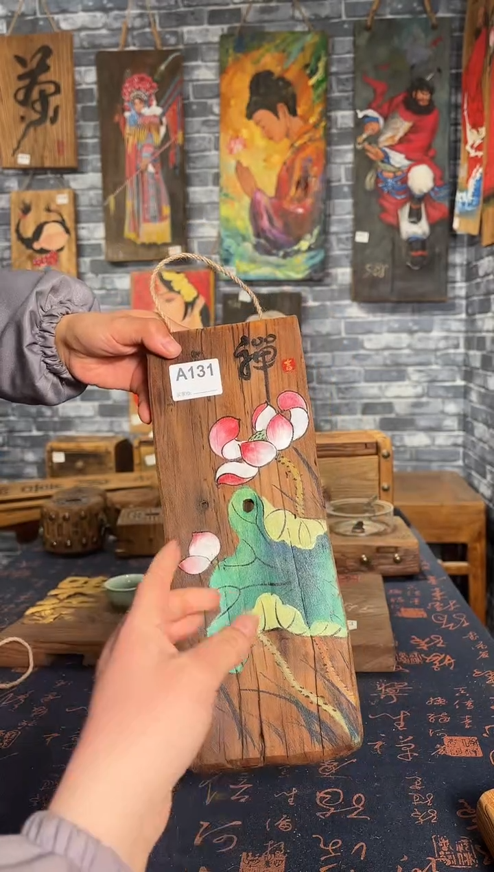 风化老门板丙烯画