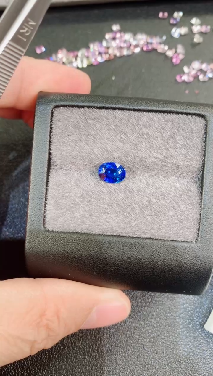 【闪购商品】蓝宝石裸石未镶嵌2.05ct皇家蓝