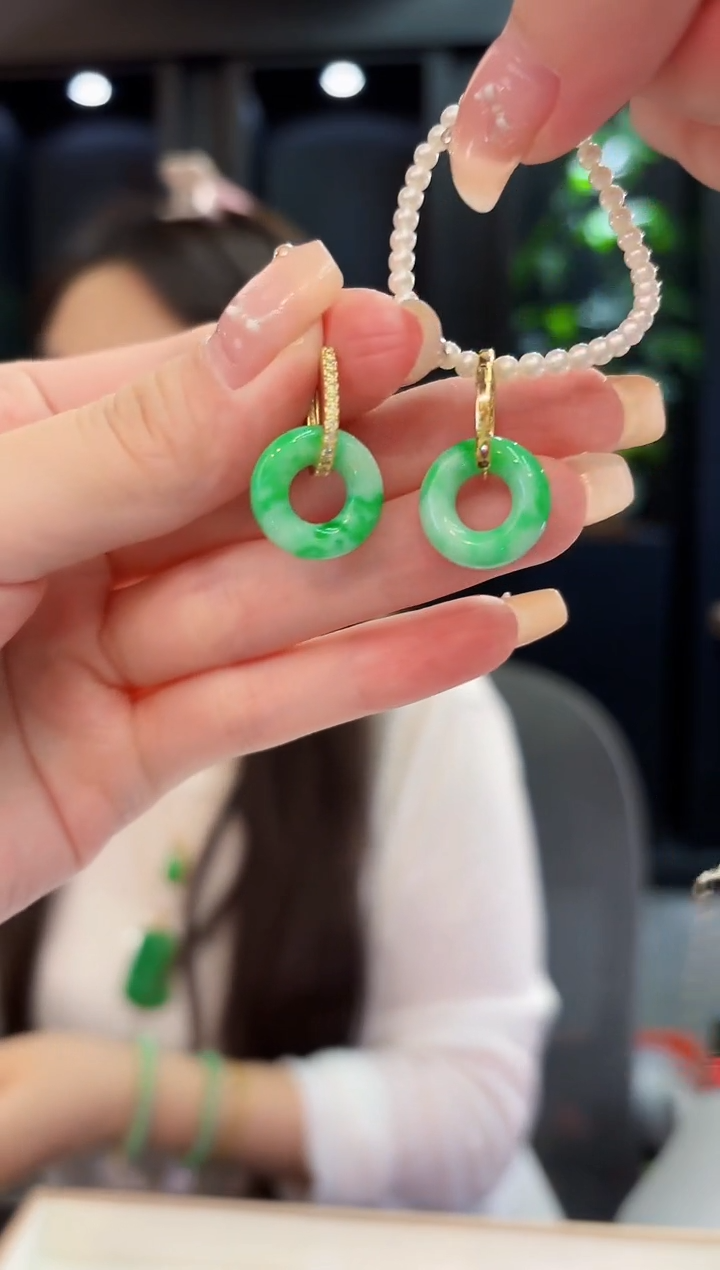 翡翠未镶嵌耳饰 含小耳包/多样性发货/一对 不含链