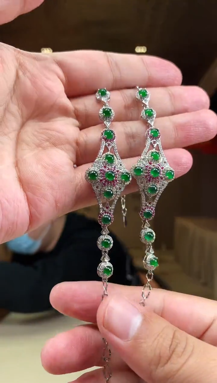 【闪购商品】翡翠颈饰未镶嵌             *46