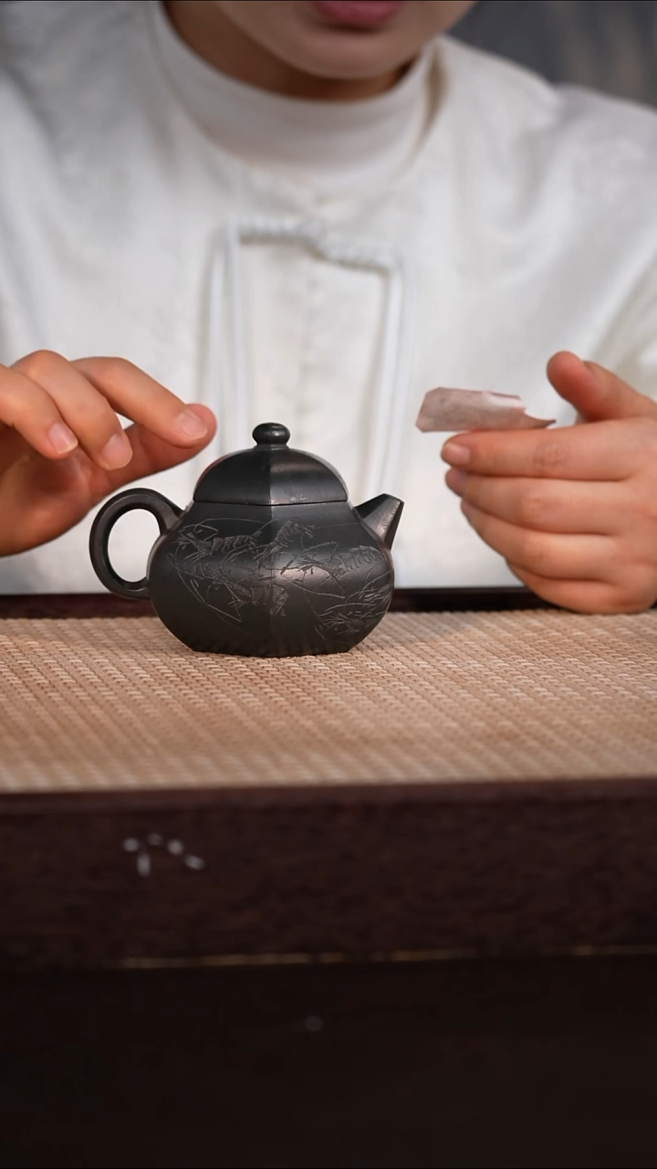 茶壶紫砂九龄君子兰 160cc