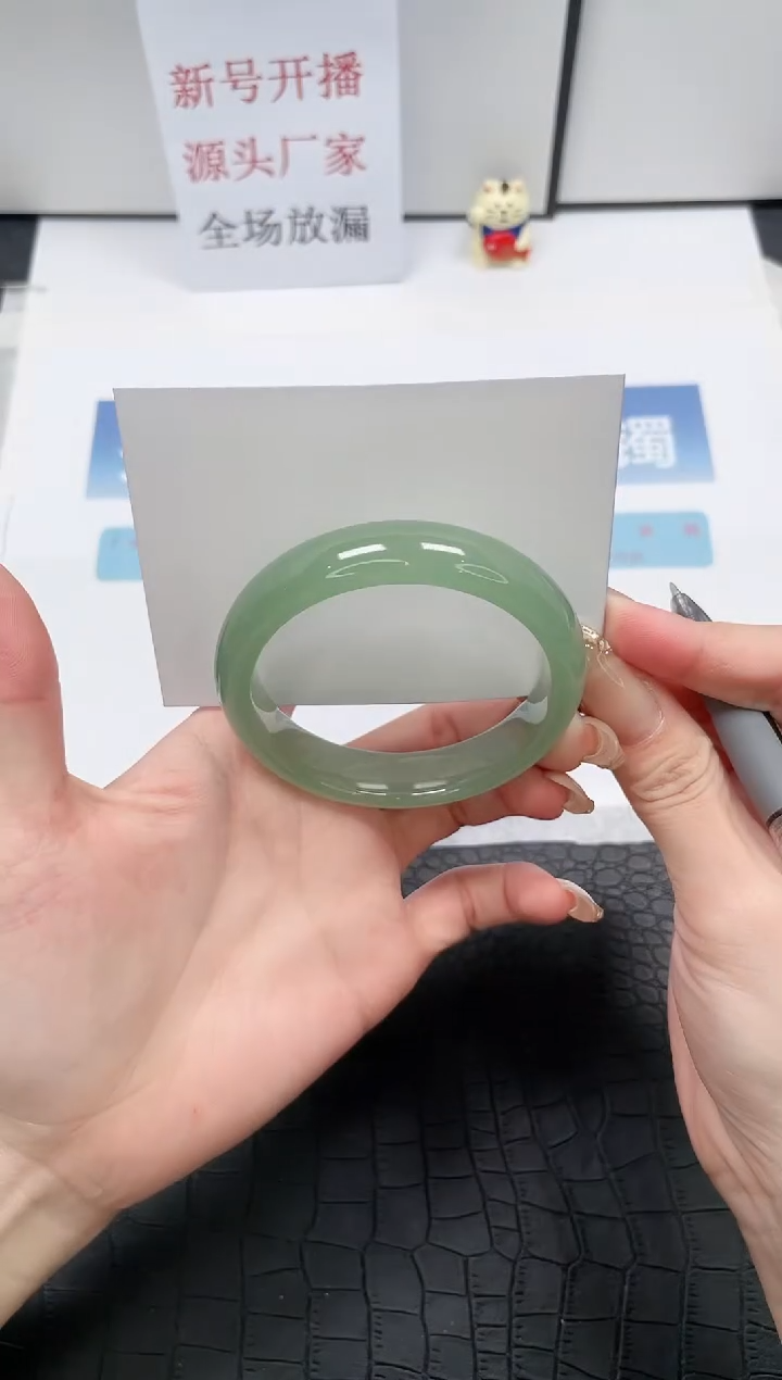 【闪购商品】石英质玉手镯未镶嵌M43-55.5