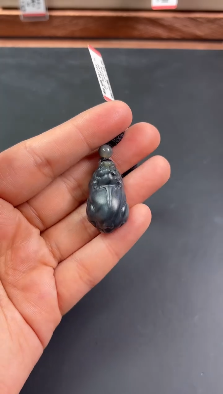 【闪购商品】和田玉吊坠(赠链)未镶嵌若羌微色差