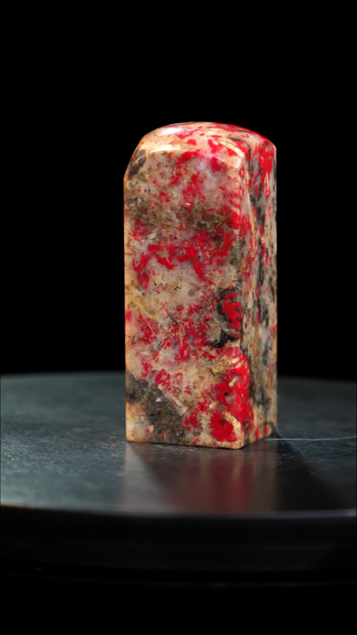 鸡血石梅花鸡血石