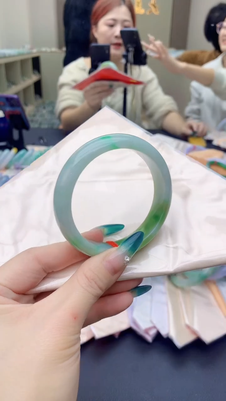 【闪购商品】翡翠手镯未镶嵌0280200769