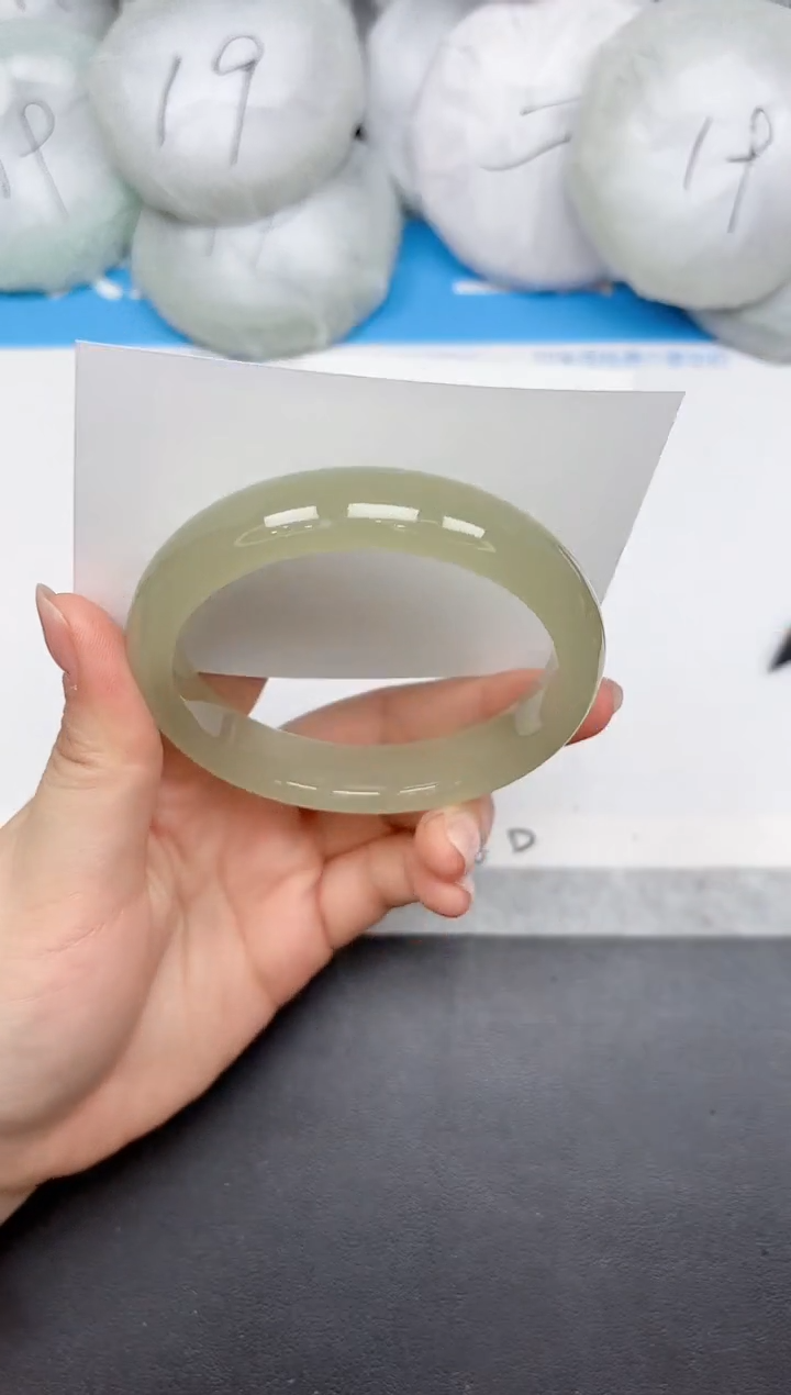 未镶嵌手镯石英质玉A287/61.1