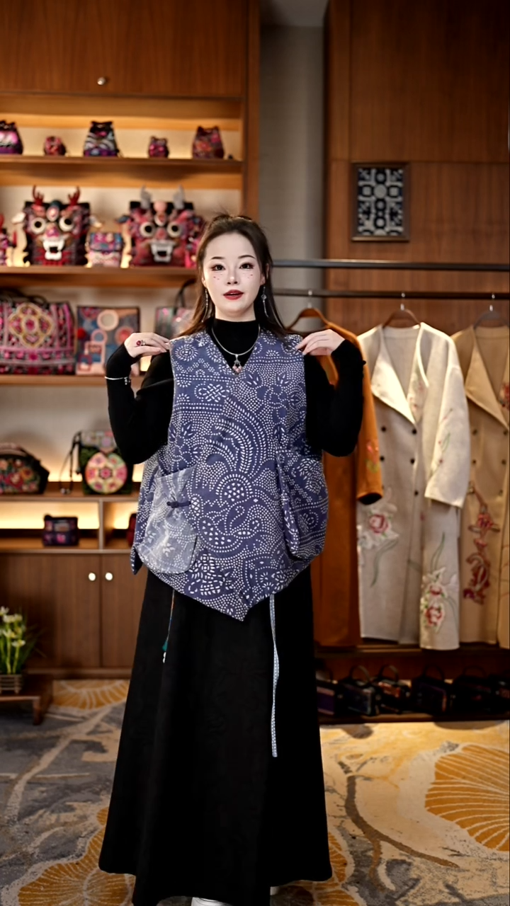 刺绣私人定制苗族手工衣服A9593