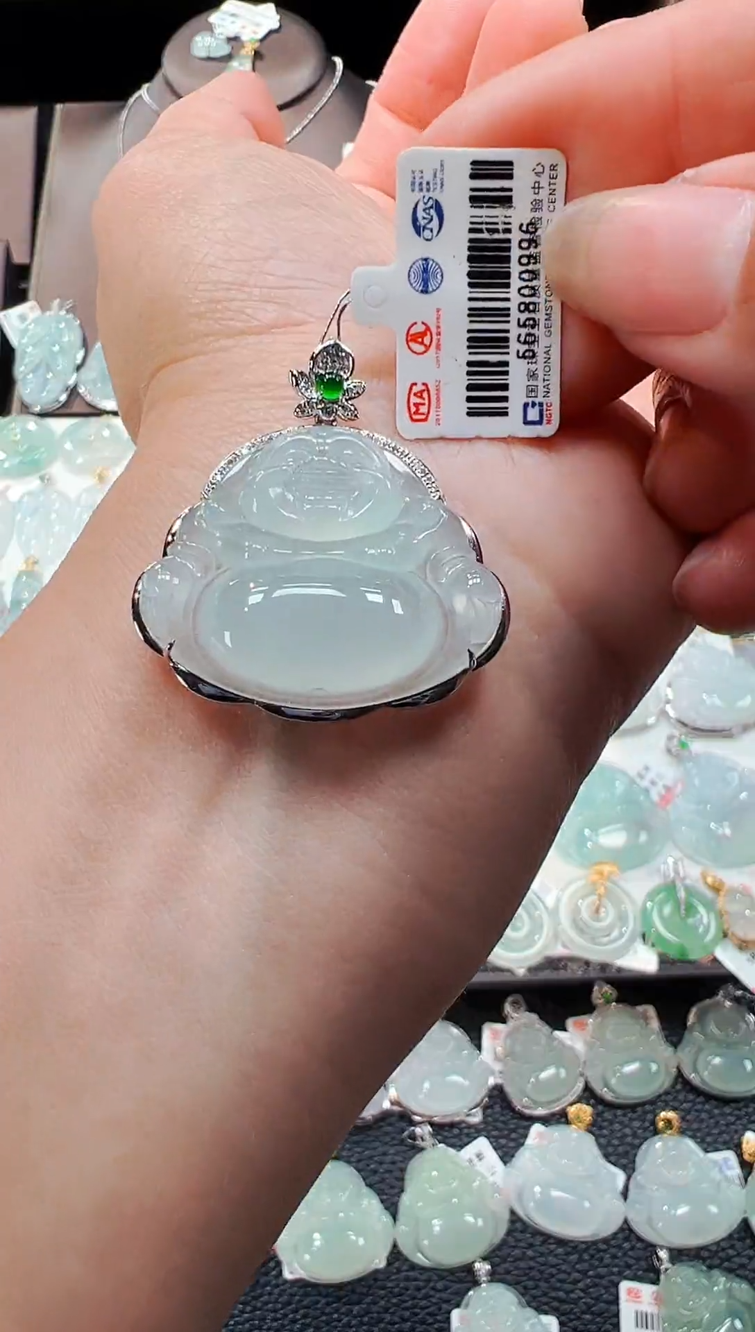 【闪购商品】翡翠吊坠(不含链)18K金镶嵌佛公吊坠996