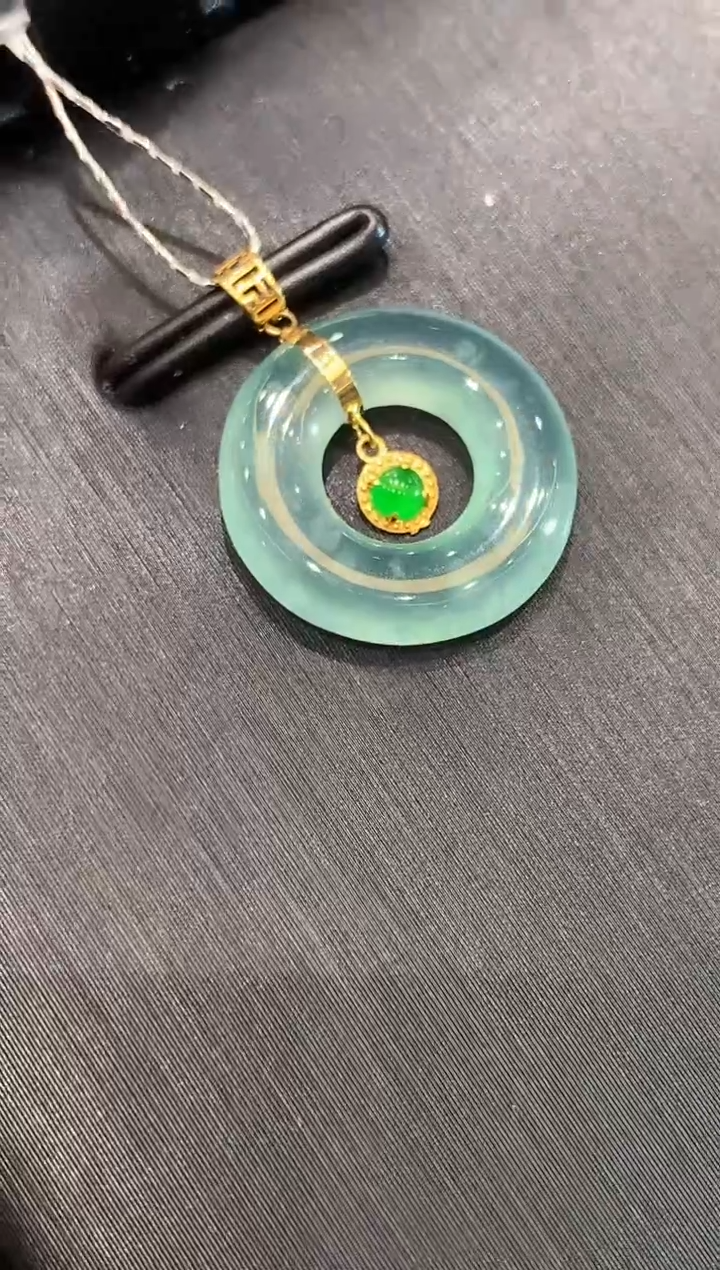 翡翠18K金镶嵌吊坠(不含链)L多样性发其一