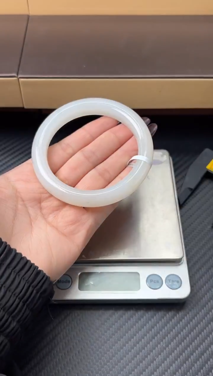 未镶嵌手镯和田玉和田黑山微色差58+M