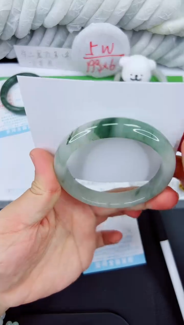 【闪购商品】石英质玉手镯未镶嵌299-60