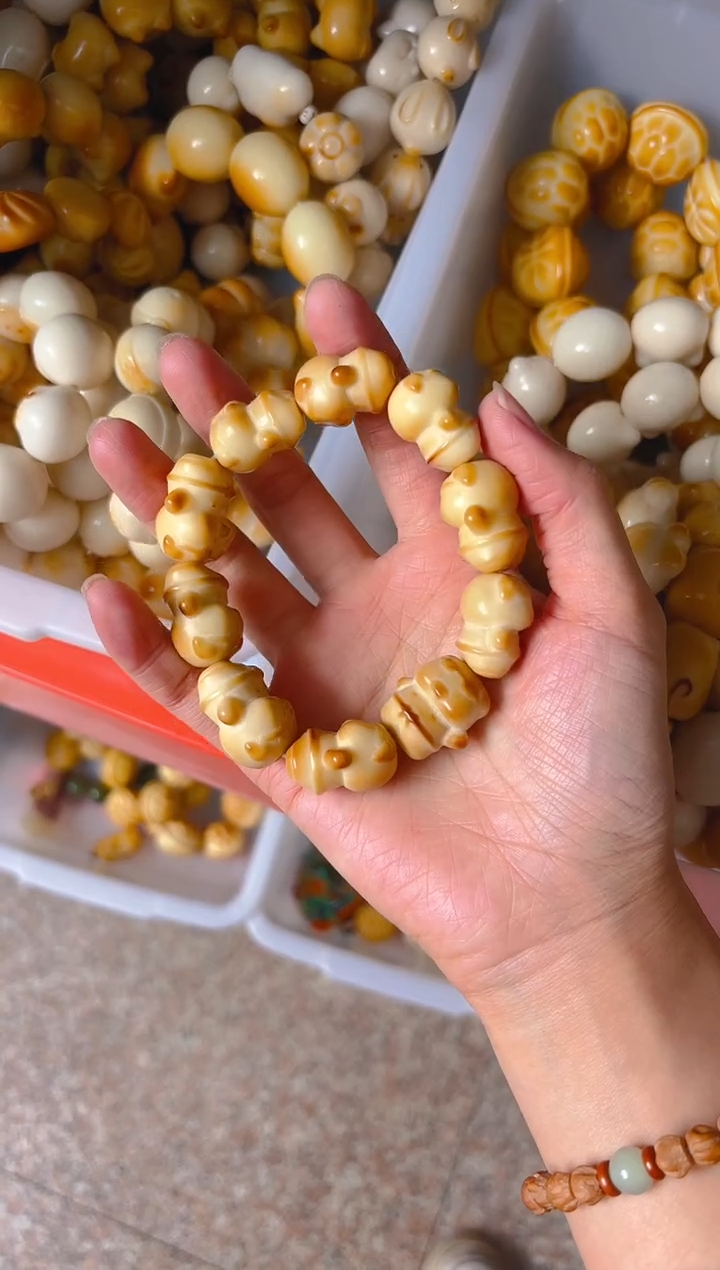 吊坠菩提根/象牙果小猪单圈炭烤