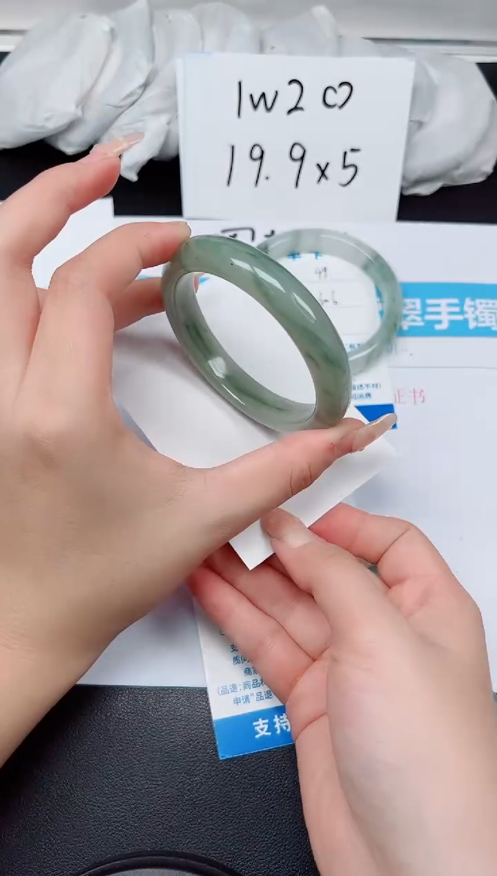 【闪购商品】石英质玉手镯未镶嵌G100-58