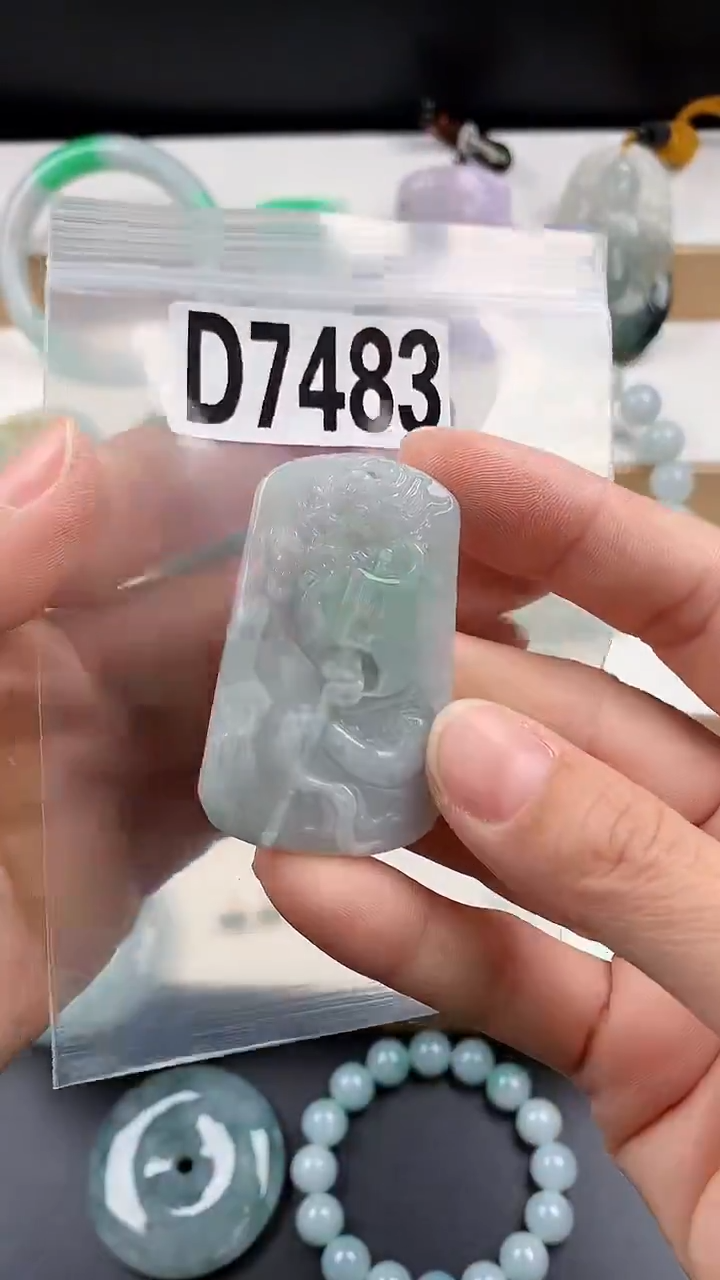 颈饰未镶嵌翡翠天然翡翠吊坠挂件