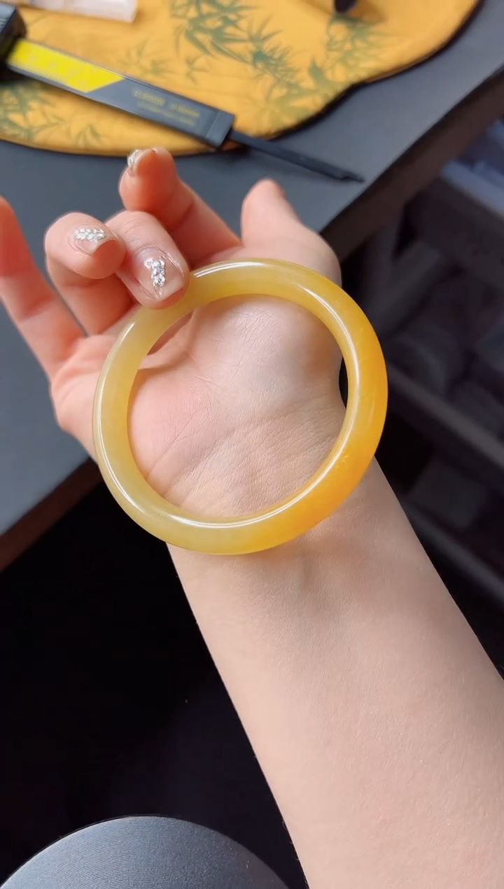 【闪购商品】石英质玉手镯未镶嵌691-59+