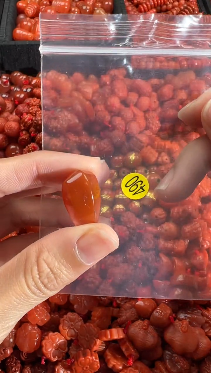 【闪购商品】南红玛瑙颈饰未镶嵌1