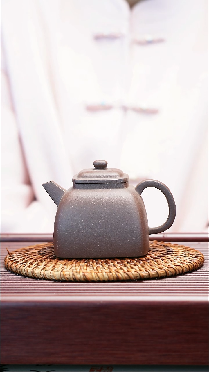 茶壶紫砂底槽清  四方坦然  210cc