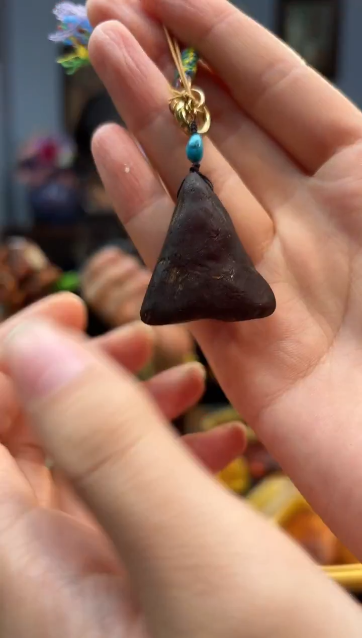 琥珀颈饰未镶嵌包挂