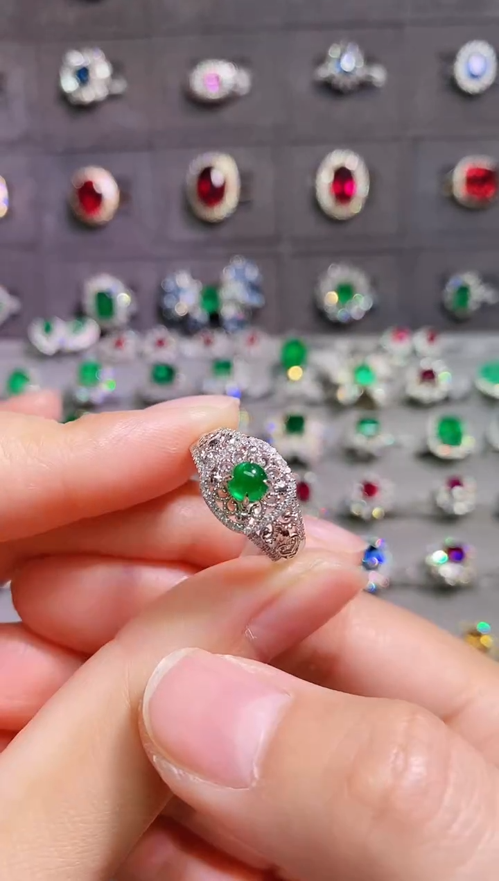 【闪购商品】祖母绿18K金戒指18K金镶嵌1