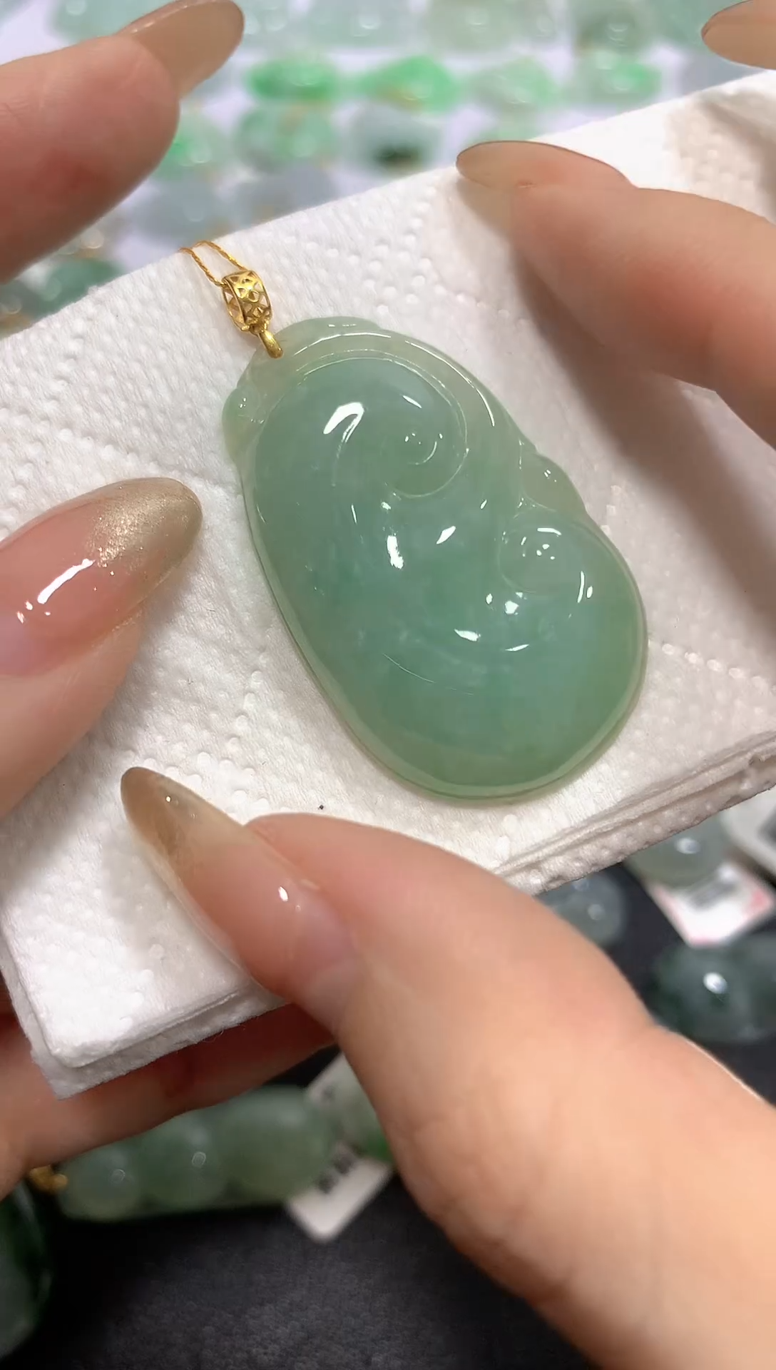 颈饰18K金镶嵌翡翠A货