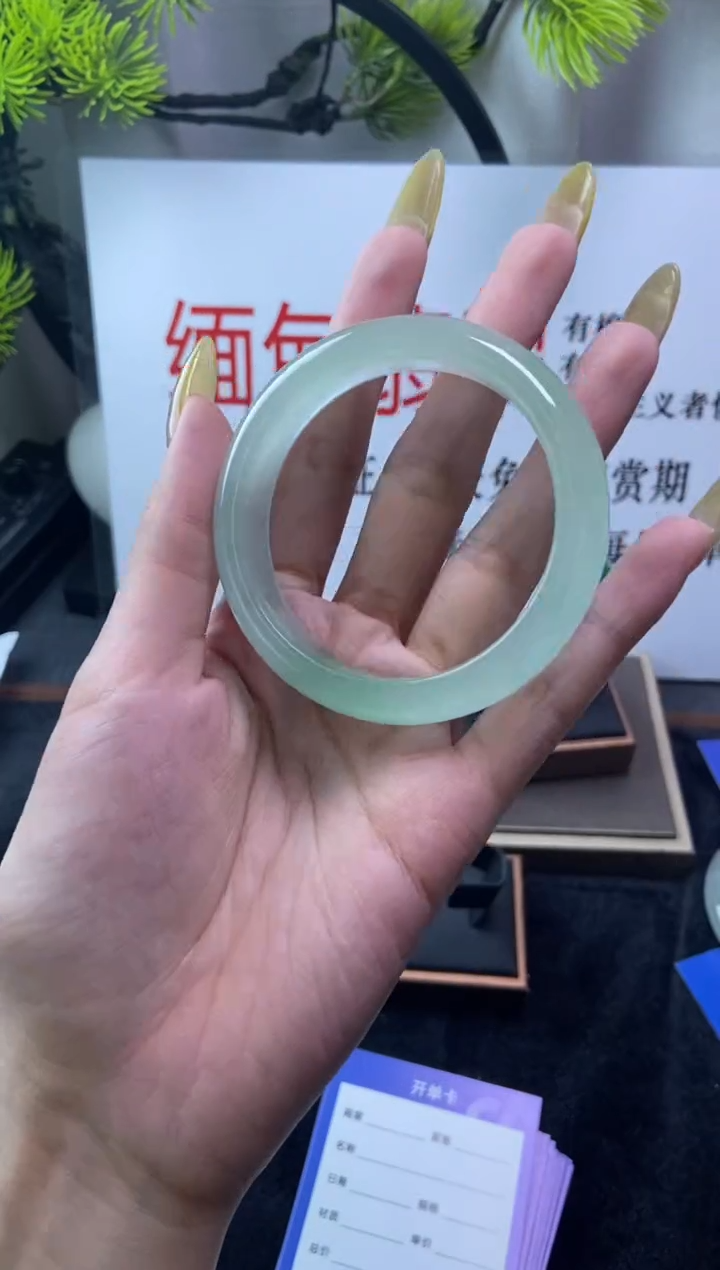 手镯珠宝手镯一物一拍