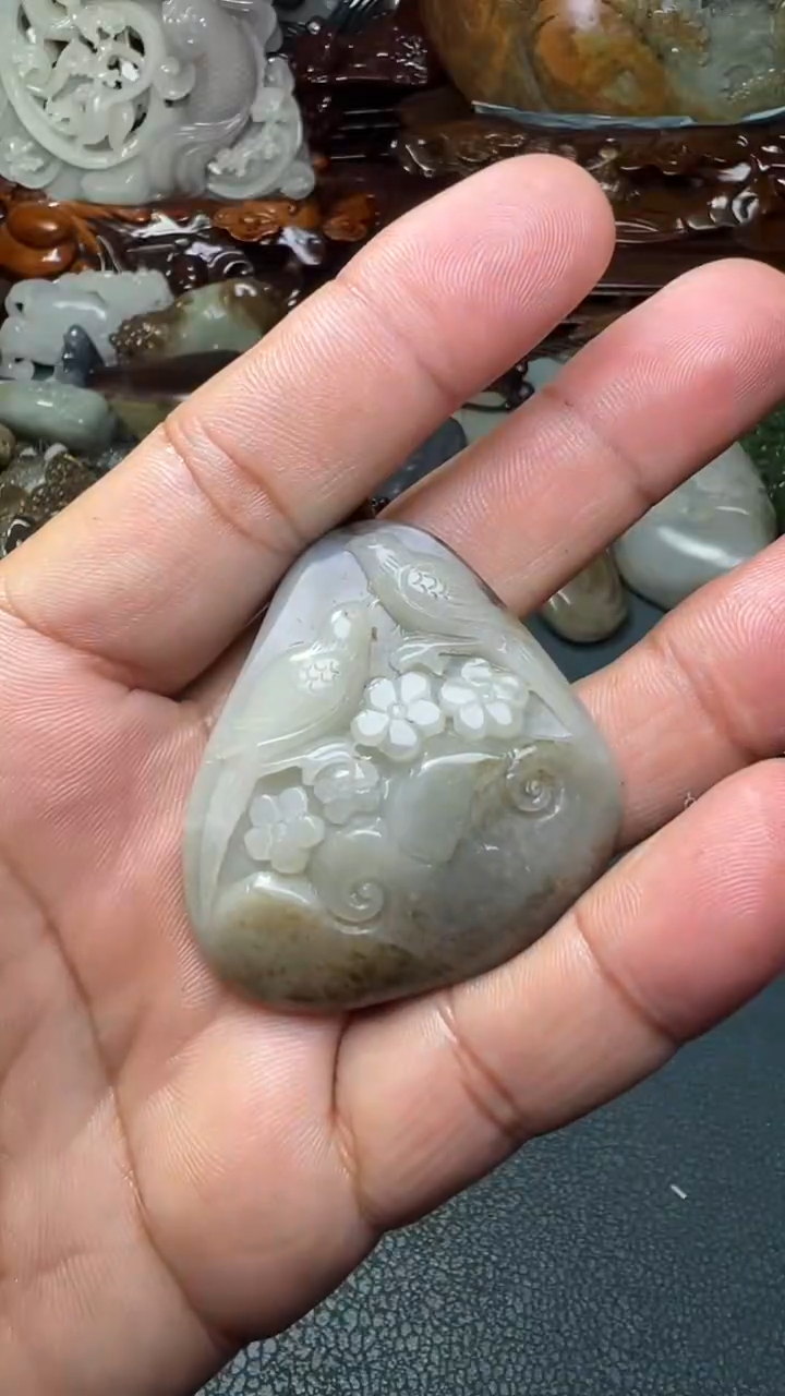 未镶嵌和田玉把件-