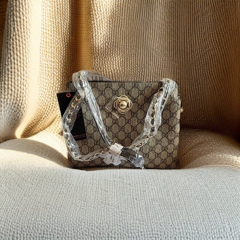 复古斜跨包女新款2024流行通勤手提包时尚经典女士金色银色灰色