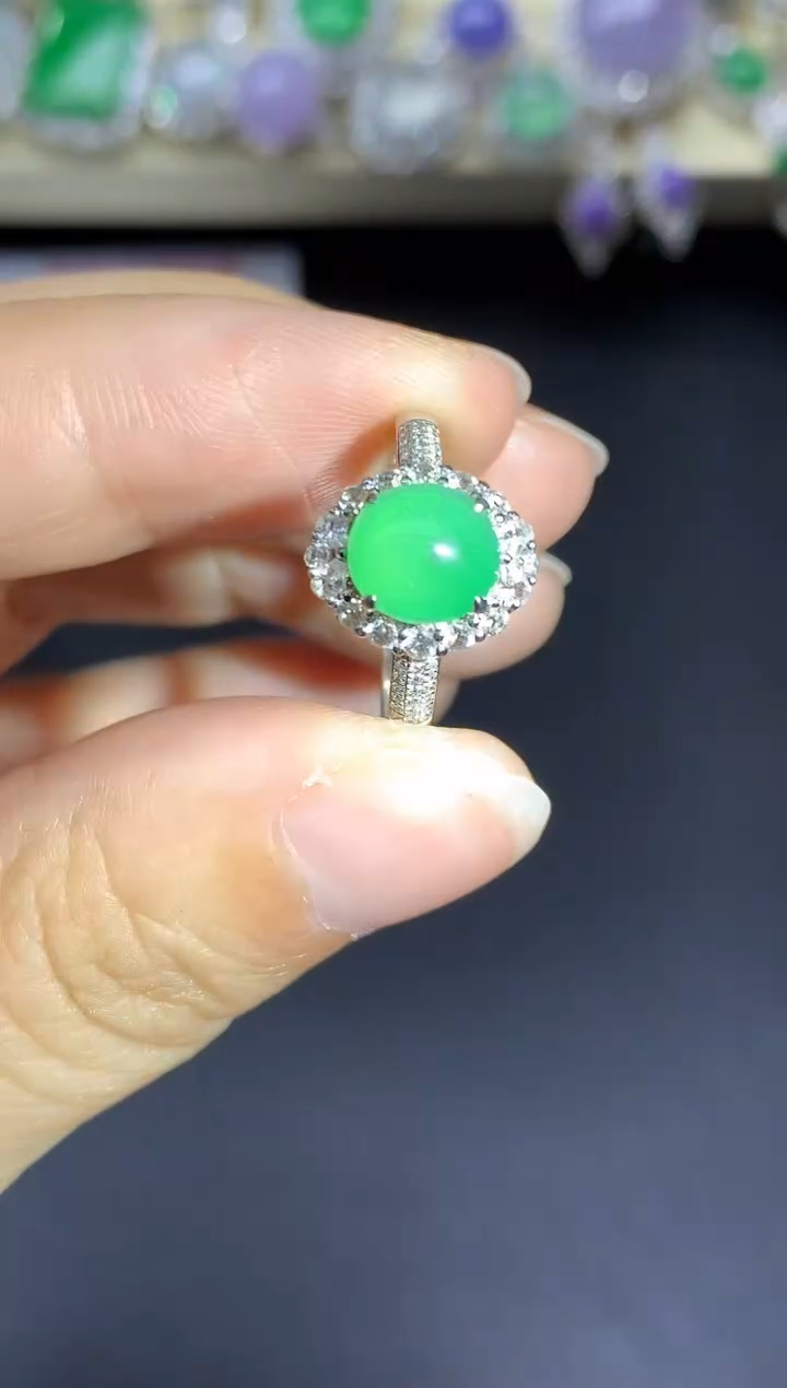 18K金镶嵌戒指翡翠369-中国好珍宝