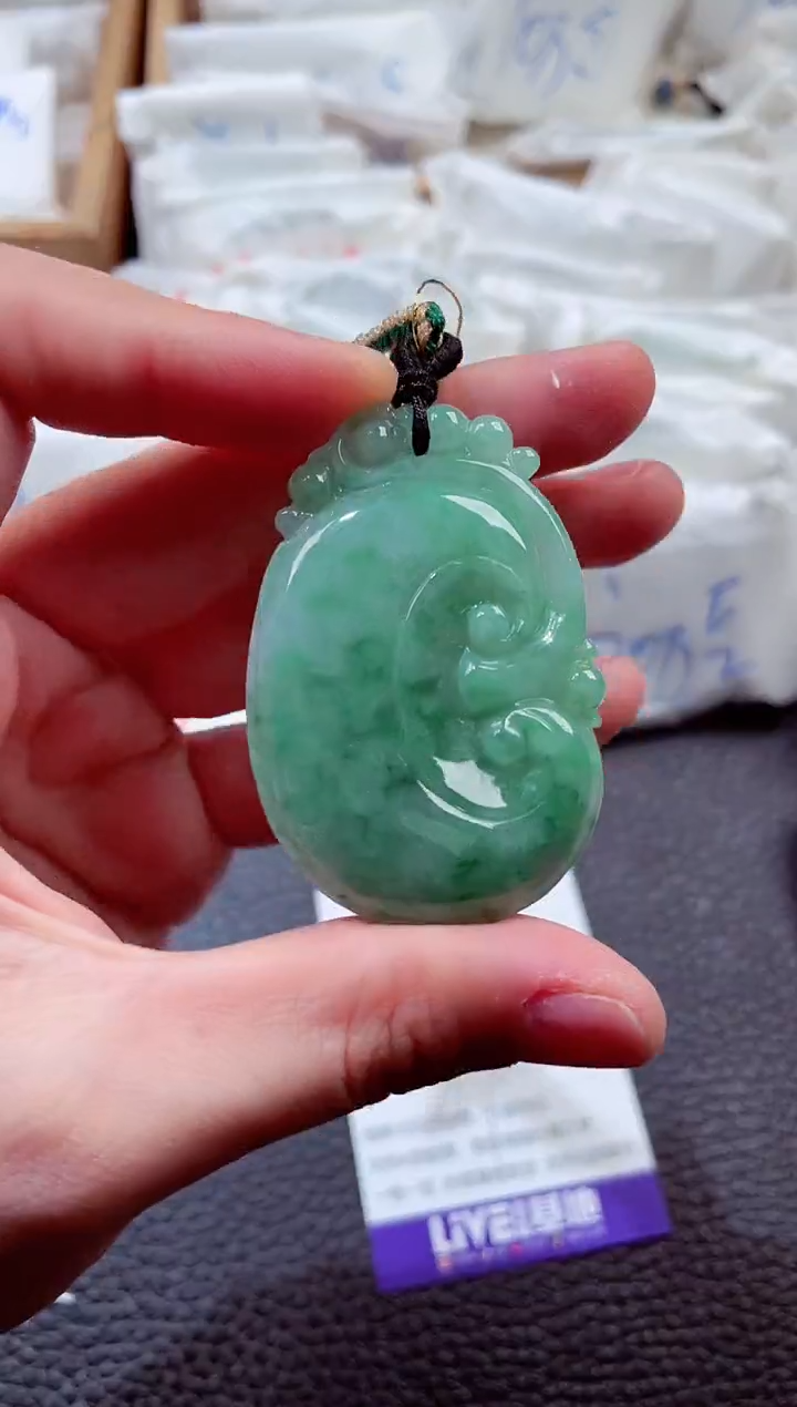 翡翠未镶嵌颈饰00009373