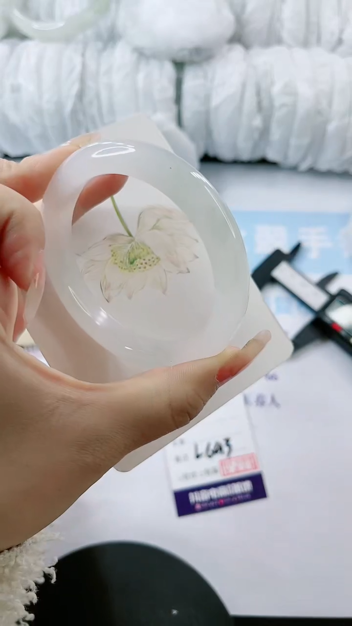 【闪购商品】石英质玉手镯未镶嵌多样性发货L693