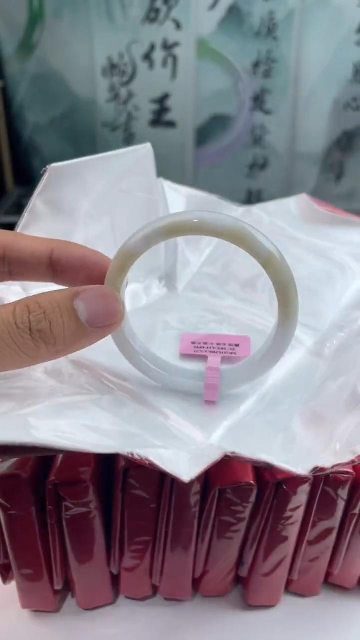 【闪购商品】翡翠手镯未镶嵌翡翠手镯（微瑕）3