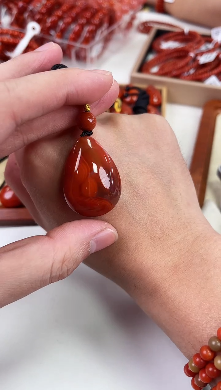【闪购商品】南红玛瑙瓦西水滴吊坠未镶嵌一个/条
