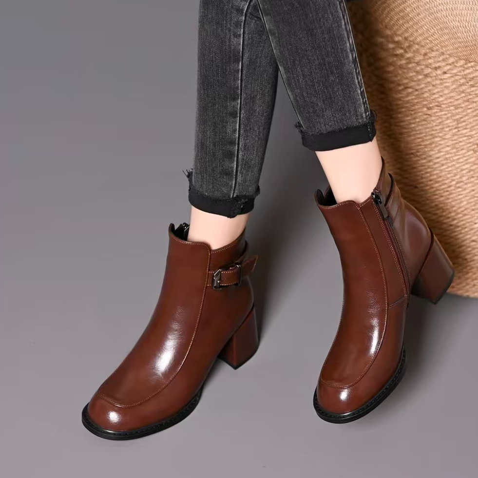 短靴女2025秋冬新款英伦风粗跟复古金属扣马丁靴圆头靴子PT12