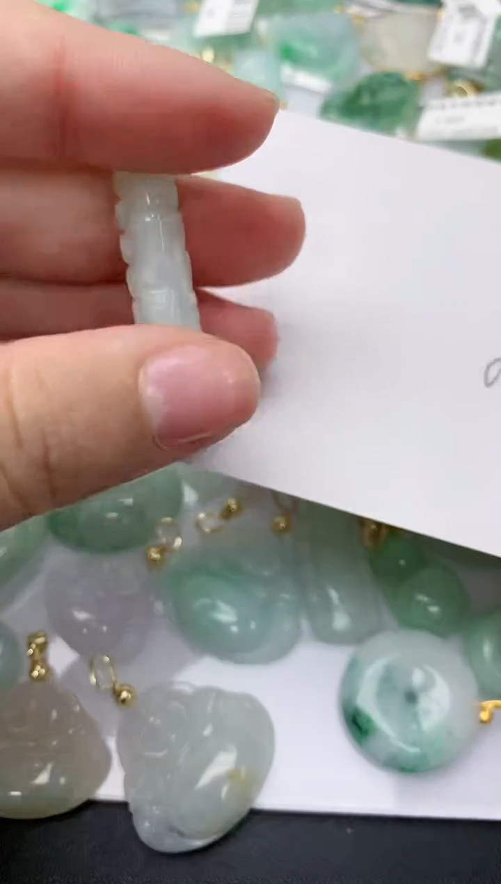 【闪购商品】翡翠吊坠(不含链)18K金镶嵌068