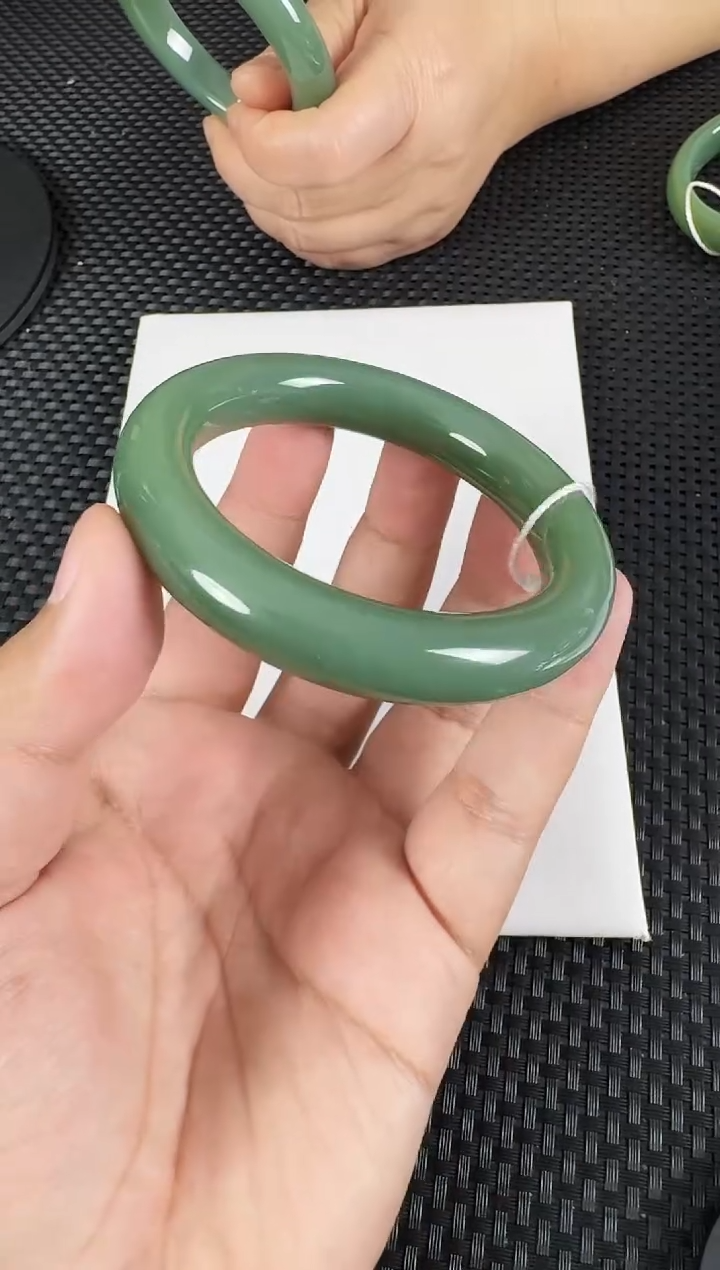 【闪购商品】和田玉（碧玉）手镯未镶嵌约56.2*12.7*11mm