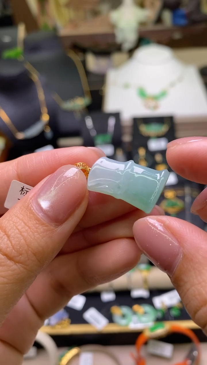 【闪购商品】翡翠颈饰18K金镶嵌净货16163