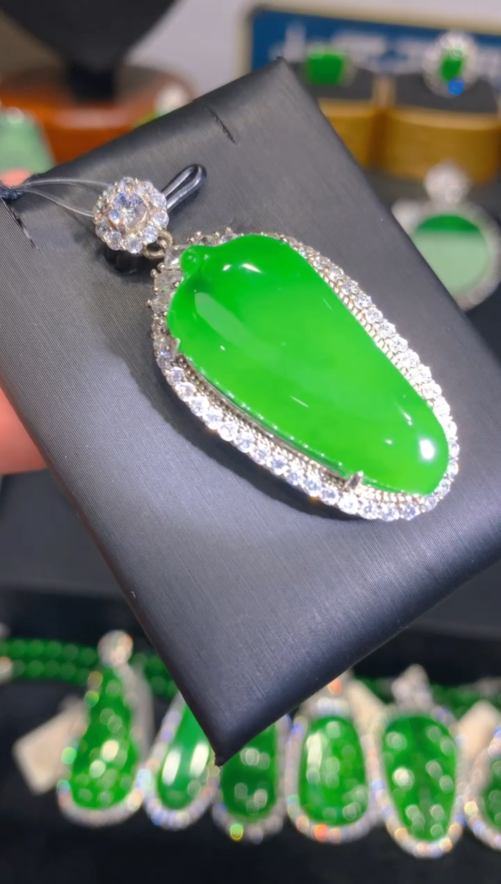 【闪购商品】翡翠颈饰银S925镶嵌54一季