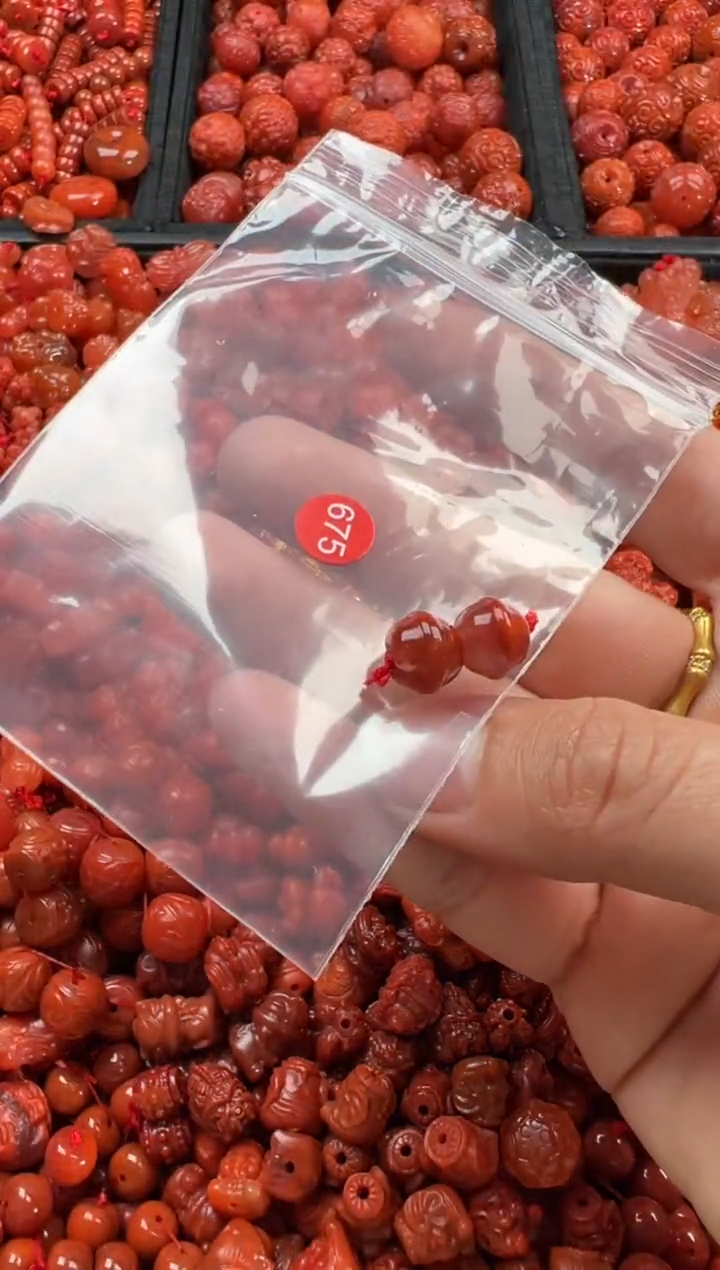 【闪购商品】南红玛瑙颈饰未镶嵌1
